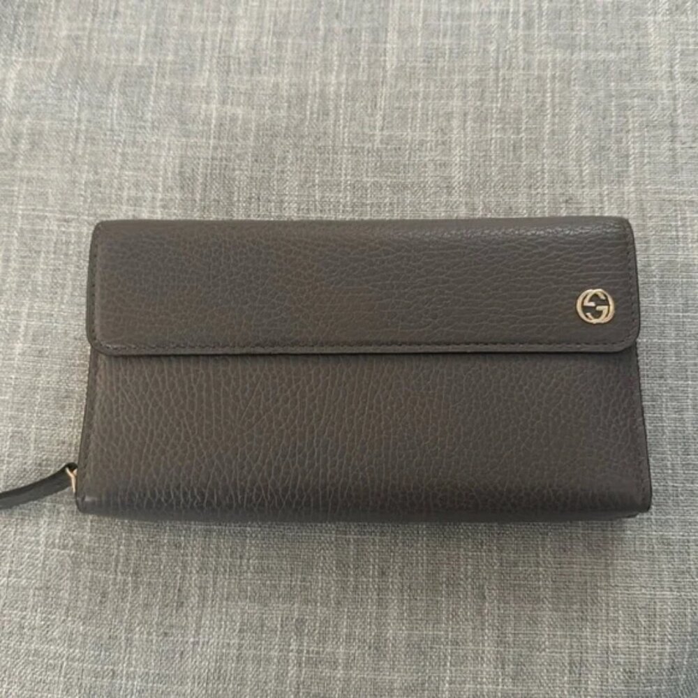 Like New Gucci Zip Around Long Multi Pocket Clutch Leather Wallet Organizer